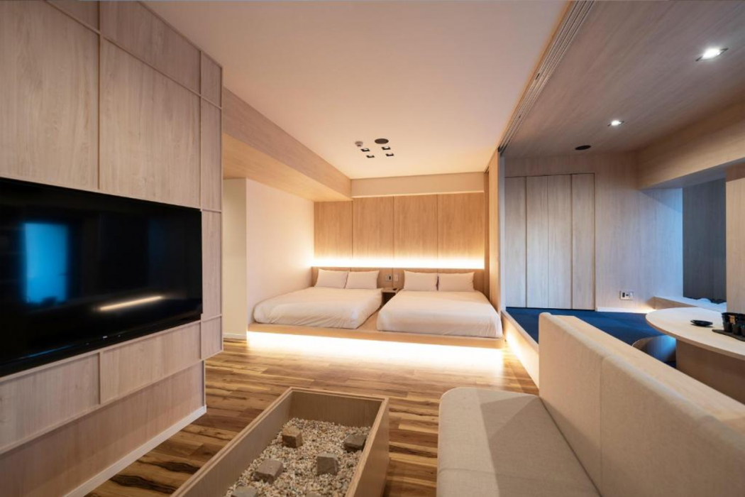 UH Suite Namba Station 14/41