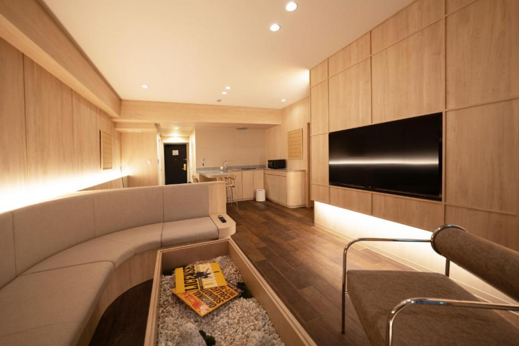 UH Suite Namba Station 22/41