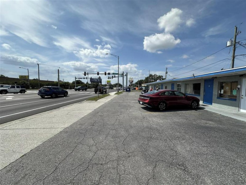 Base Motel By OYO South Tampa 9/32