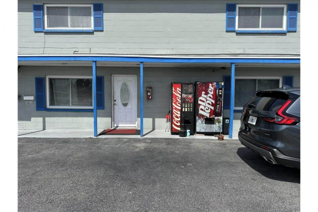 Base Motel By OYO South Tampa 7/32