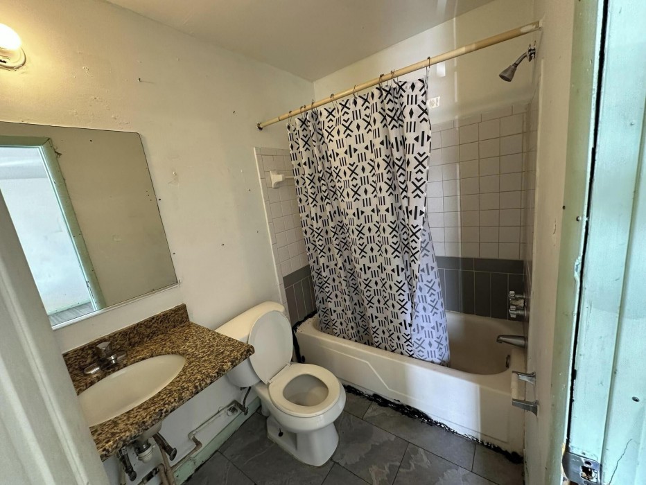 Base Motel By OYO South Tampa 17/32
