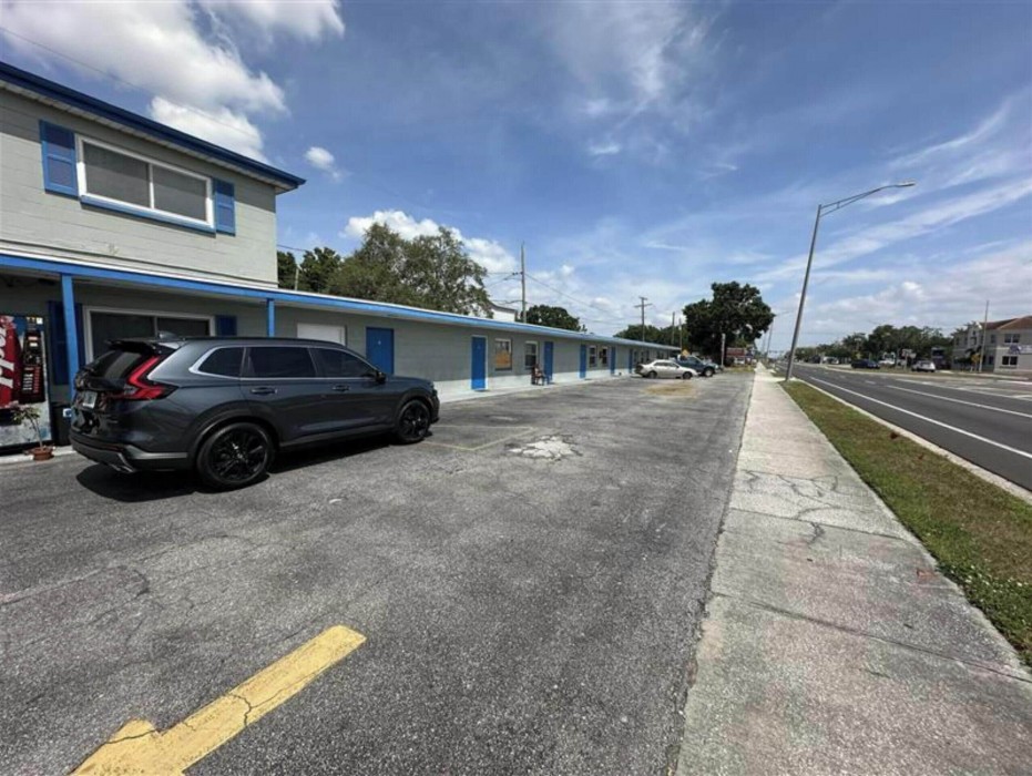 Base Motel By OYO South Tampa 6/32