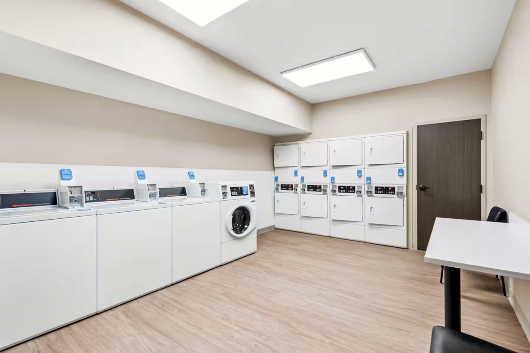 ECHO Suites Extended Stay by Wyndham Reno 43/72