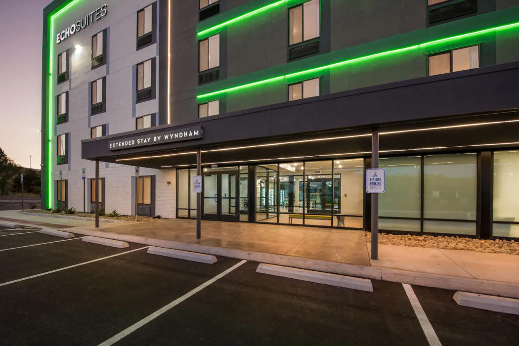 ECHO Suites Extended Stay by Wyndham Reno 6/72