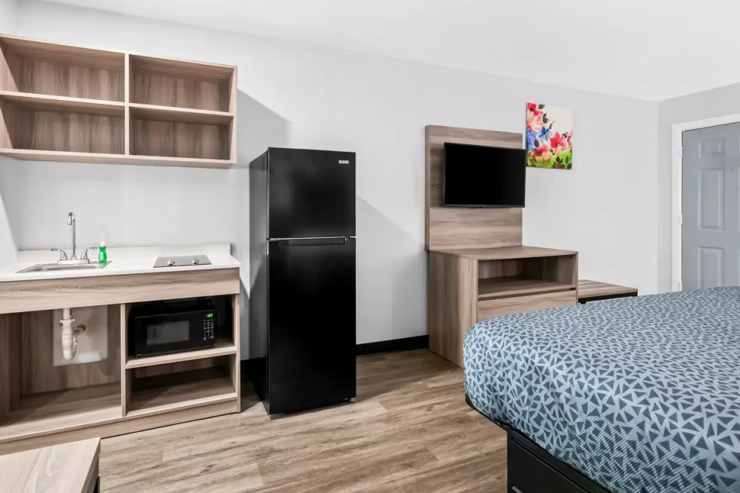 Suburban Studios Harvey New Orleans 13/29