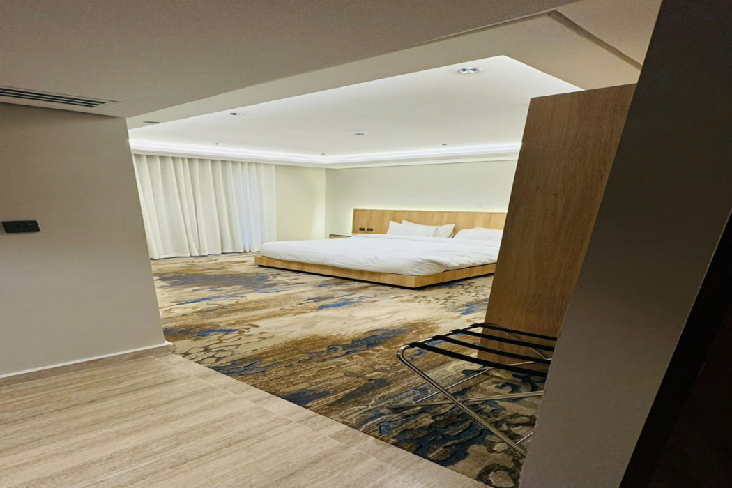 AYAS Hotel 11/36