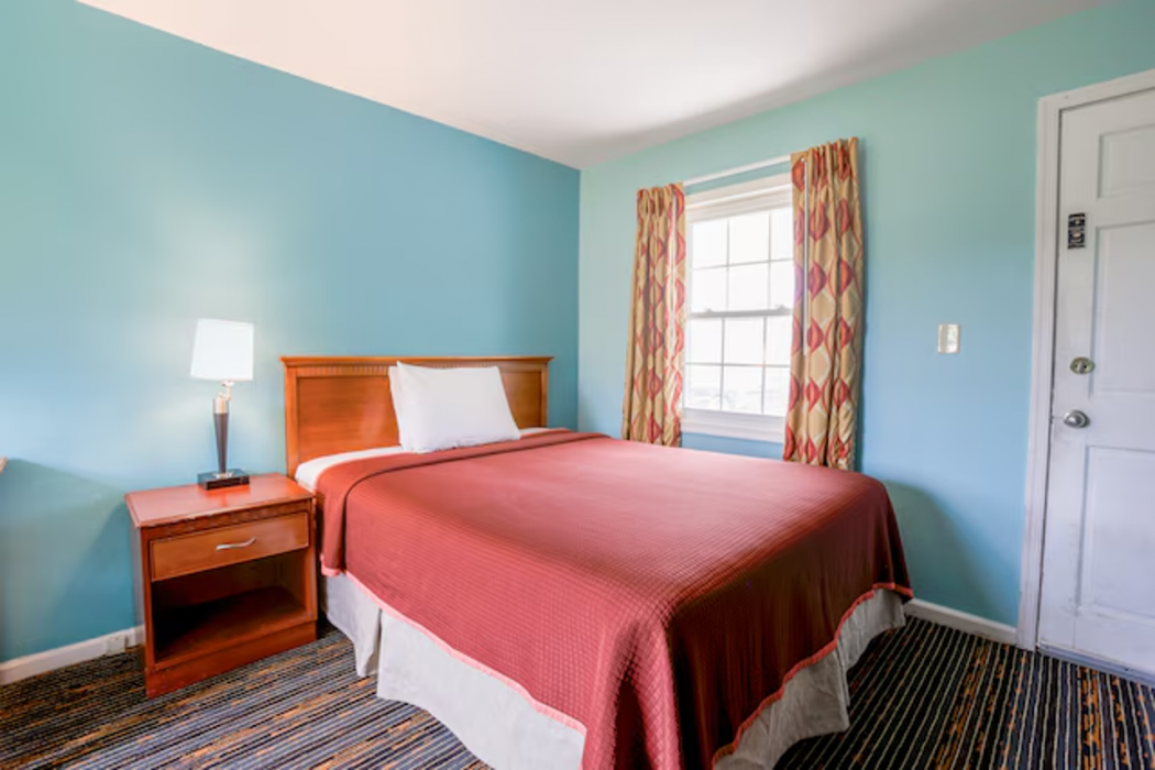 Relax Inn By OYO Natural Bridge I-81 12/54