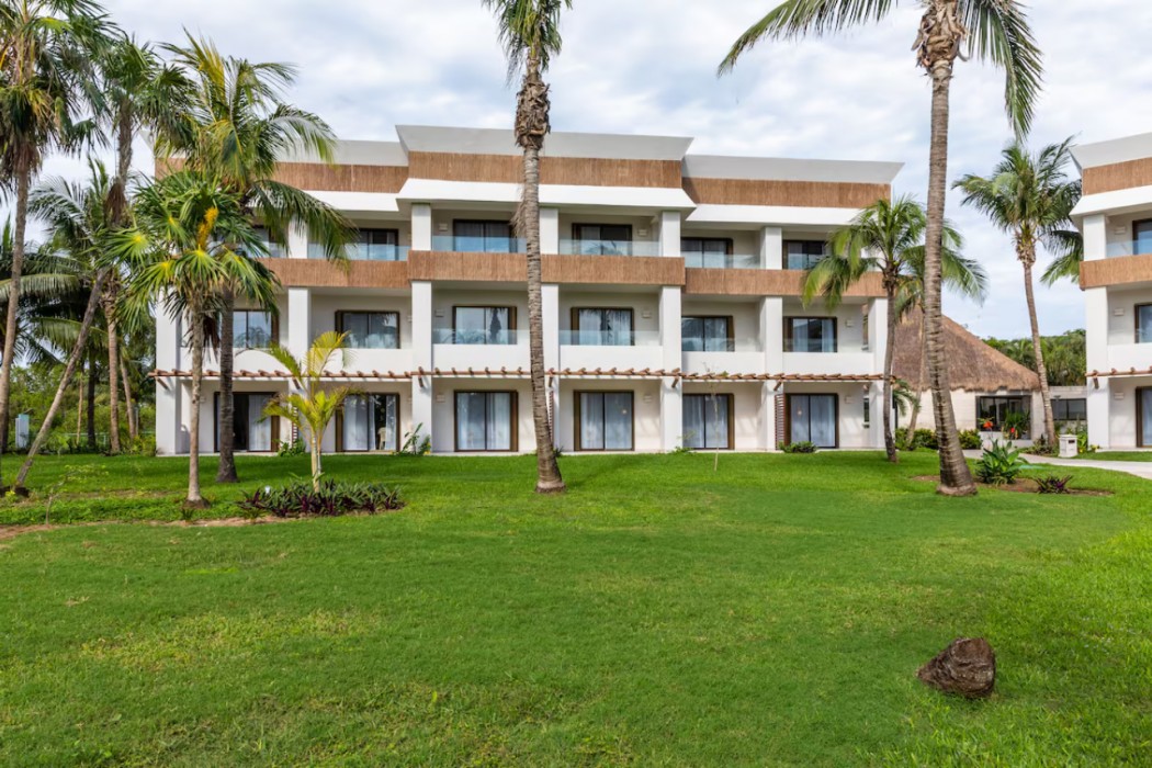 Bahia Principe Escape Tequila 8/71