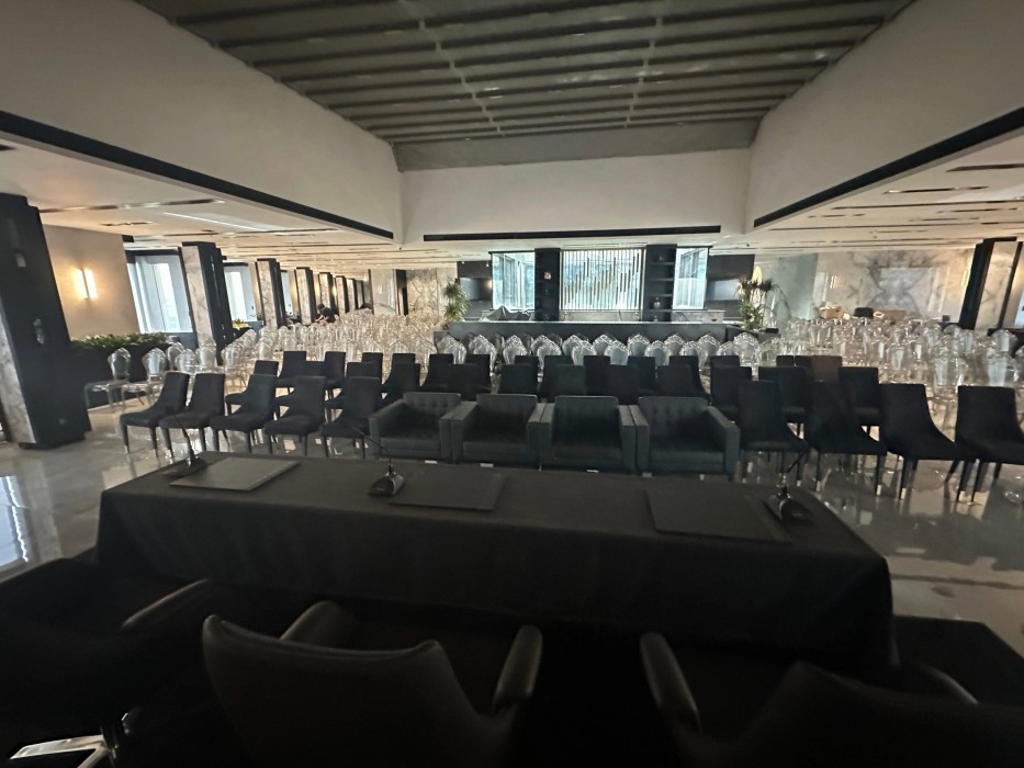 THE V Hotel 17/20