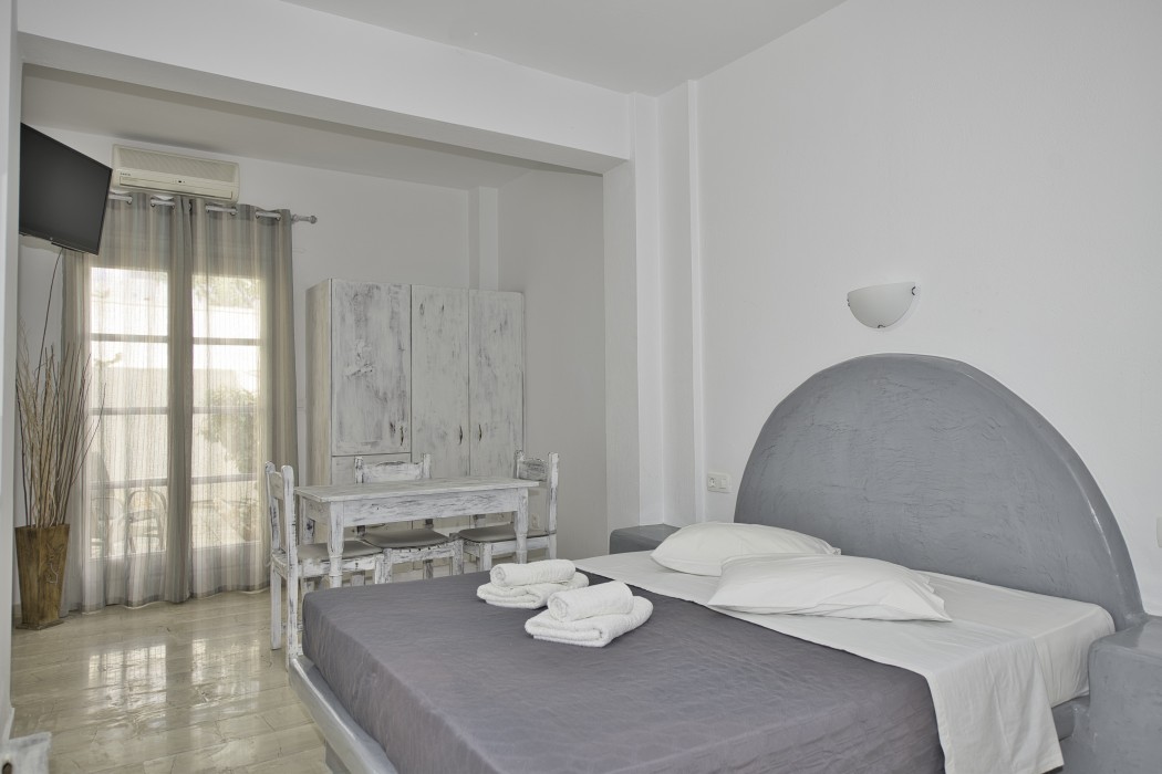 Ira Apartments 33/126