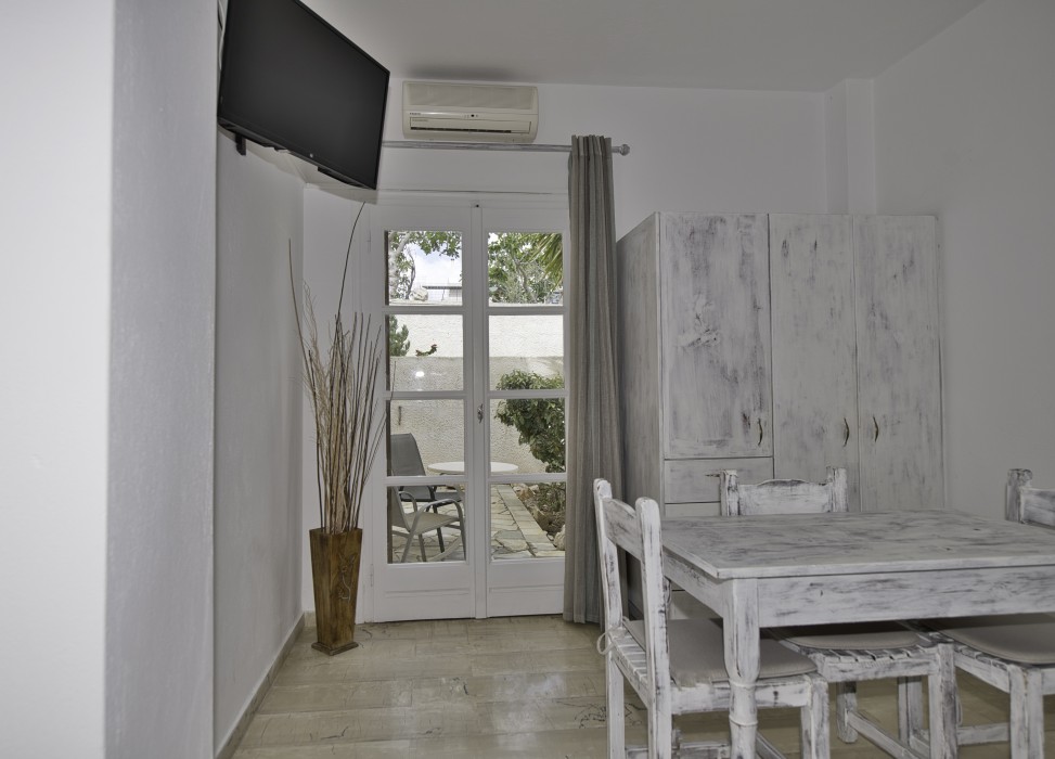 Ira Apartments 32/126