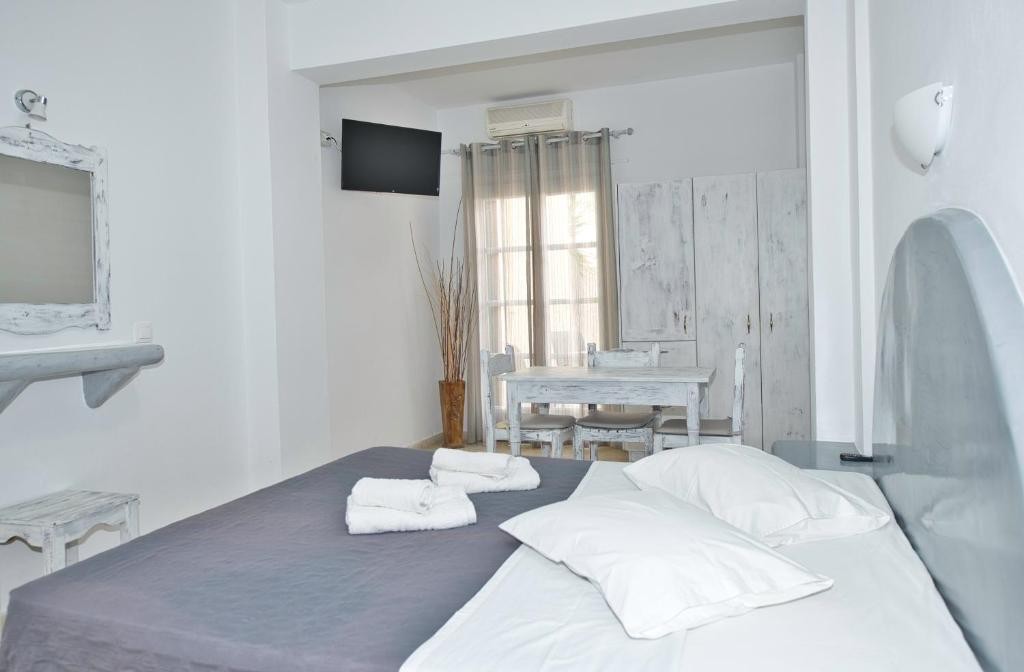 Ira Apartments 25/126