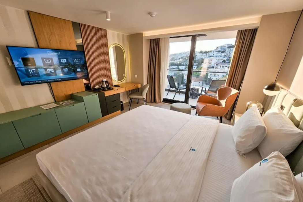 The New Mediteran Hotel Villa Edition 10/65