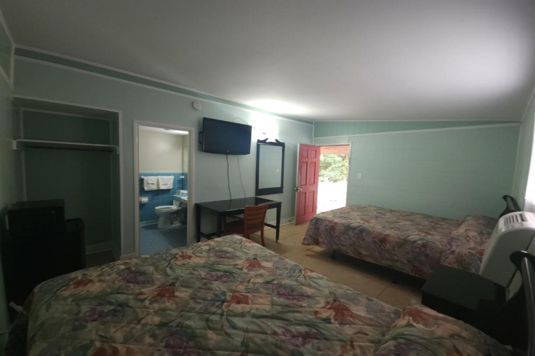Bama Motel Mobile I-65 & US-90 13/48