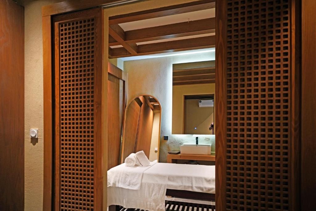 Ambiance Boutique Art Hotel Islamabad 44/78
