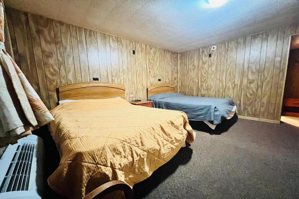 Sycamore Motel Havana Near Illinois River 8/38