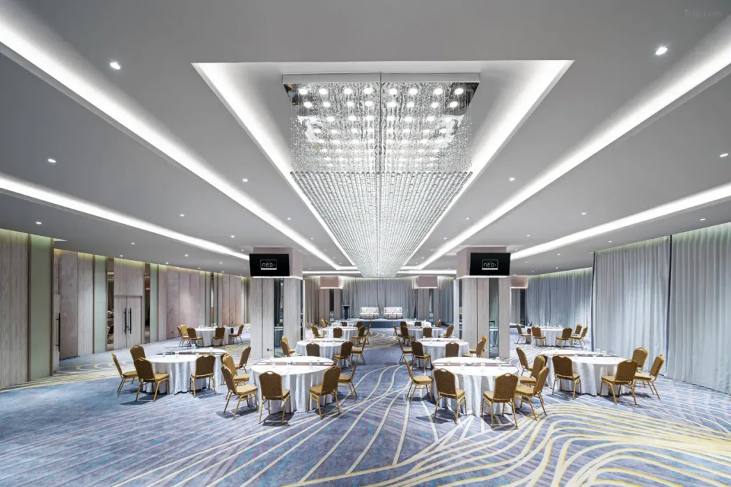 Hotel Neo Plus Airport Jakarta 11/22