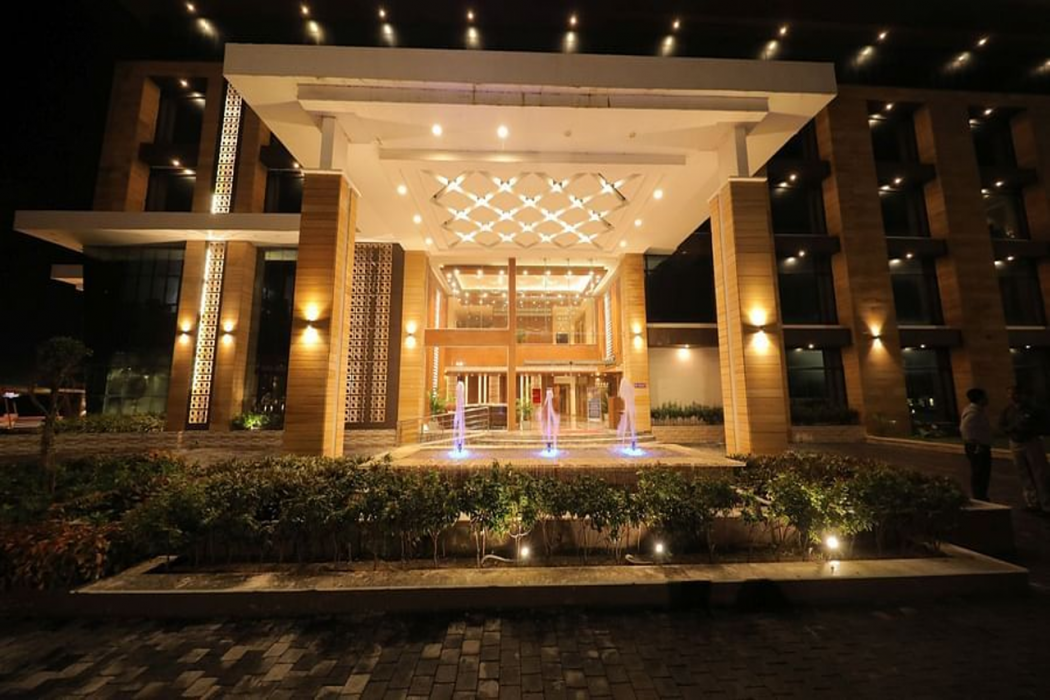 Sarovar Portico Somnath 1/72