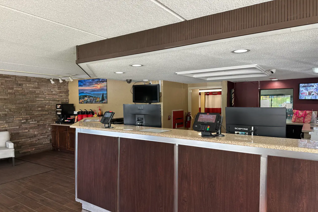 Econo Lodge Hickory 6/21