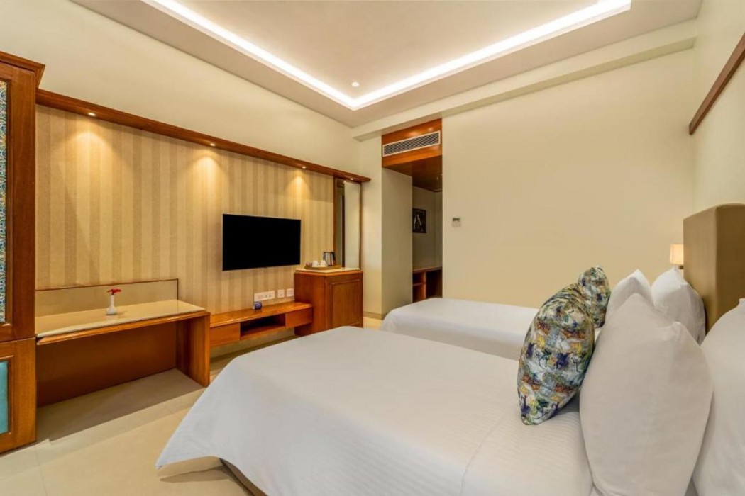 Shyama Sarovar Portico 25/64
