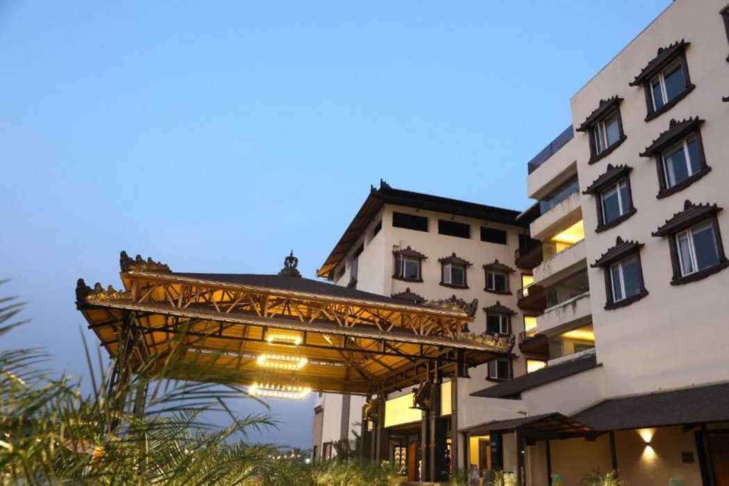 Shyama Sarovar Portico 1/64