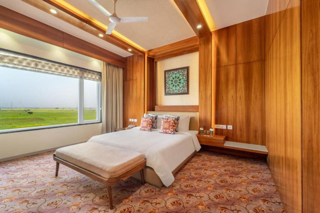Shyama Sarovar Portico 33/64