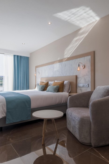 Reef Hotel & Spa 35/87