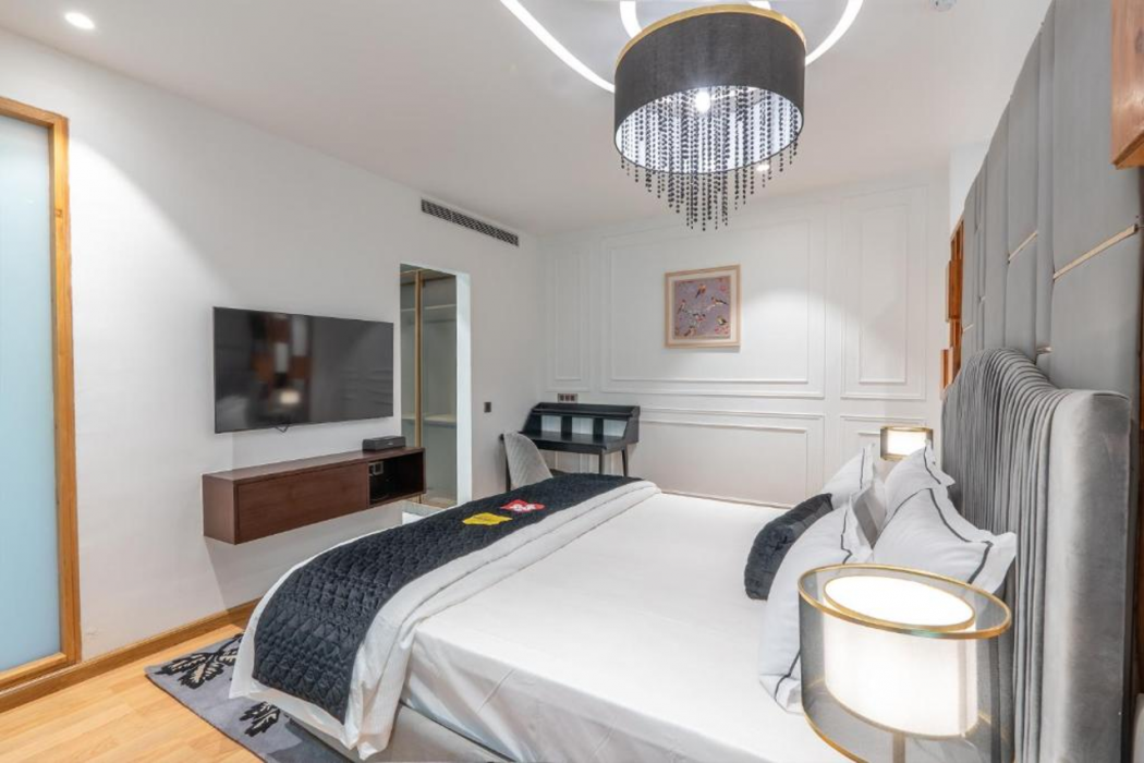 Mastiff Select Mandavya Dharamkot, McLeodganj 13/61