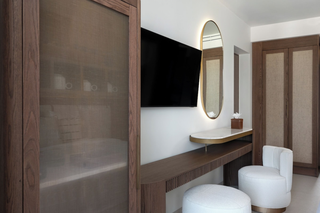 Vione Paros 10/31