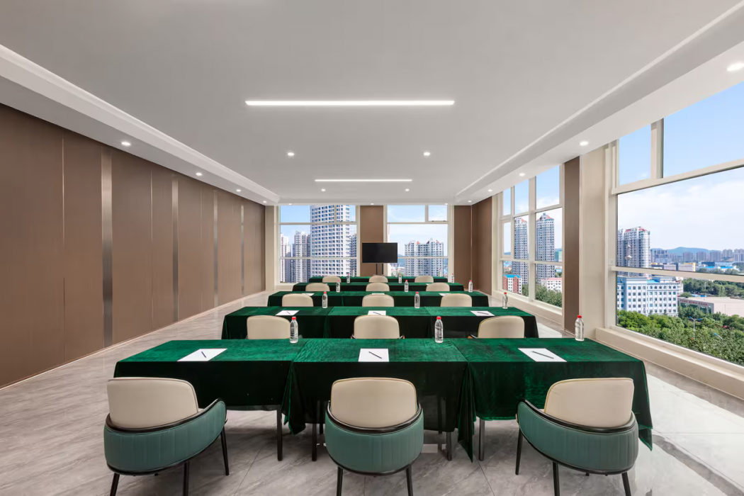 Days Hotel by Wyndham Weihai Huoju Eight Street 24/37