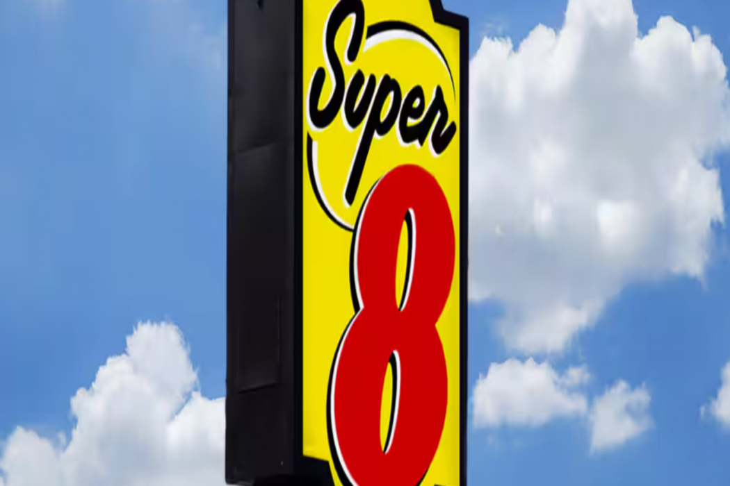 Super 8 by Wyndham Texas City image