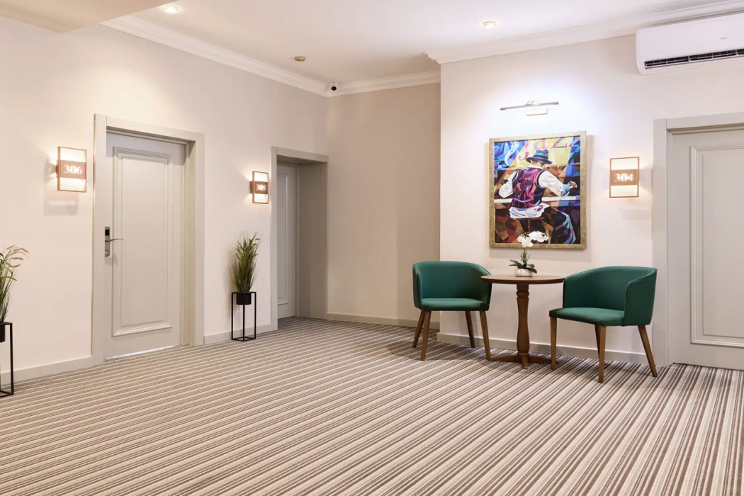 Maestro Address Hotel 24/43