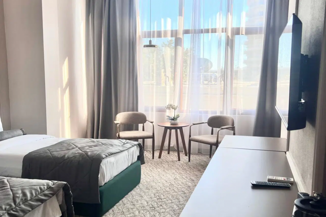 Maestro Address Hotel 11/43