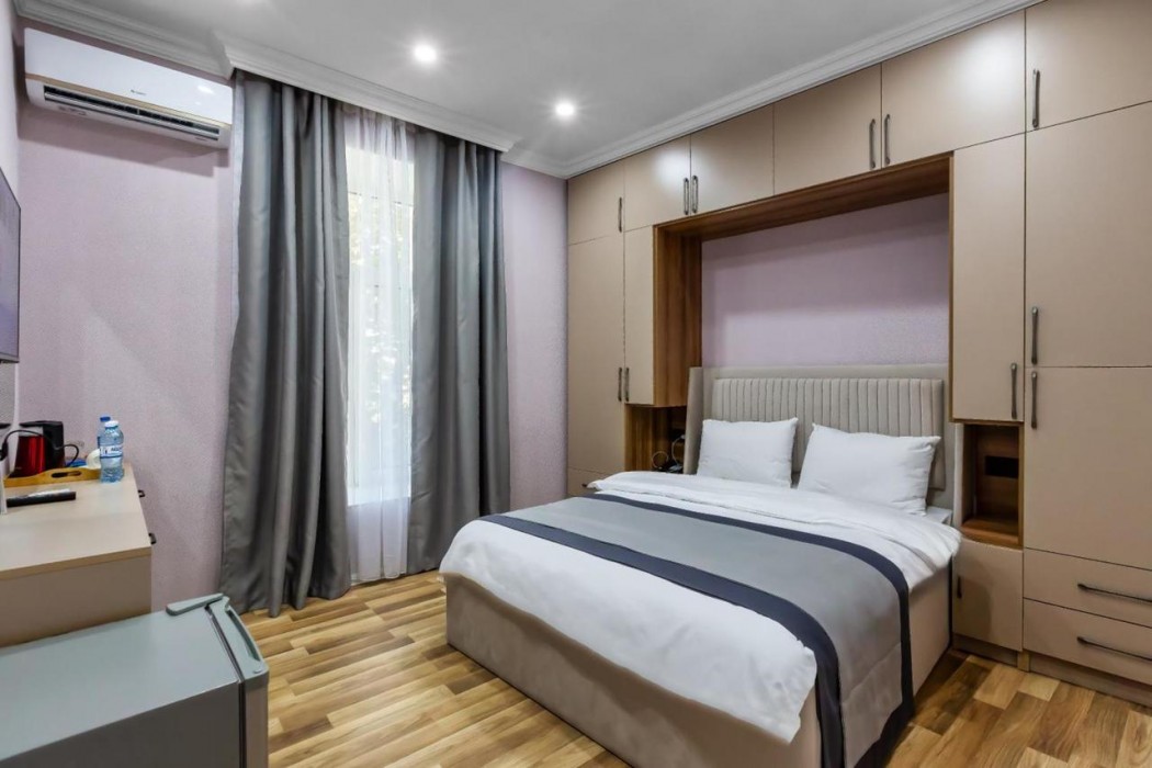 Hillside City Center Hotel 30/68