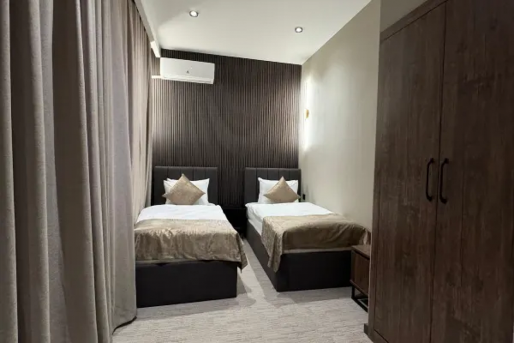Twelve Inn Hotel 14/40