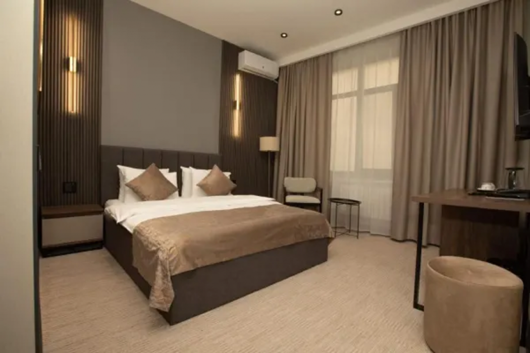 Twelve Inn Hotel 5/40