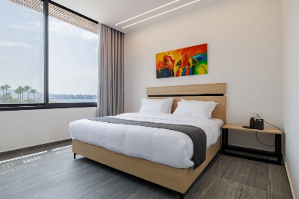 Middle Beach Hotel 7/49