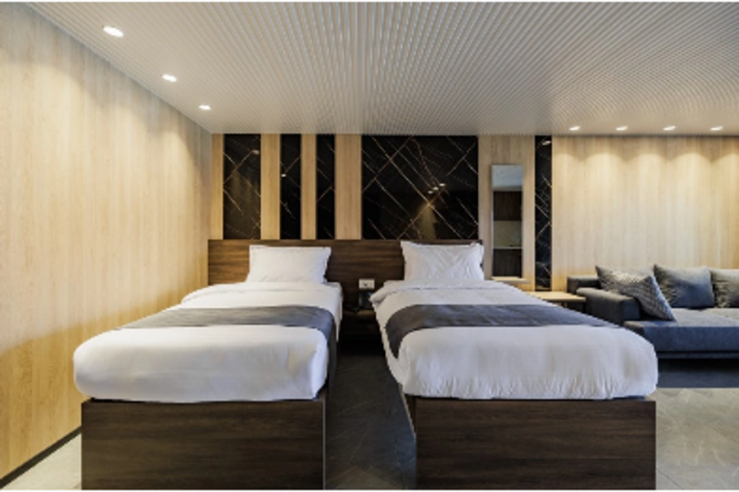 Middle Beach Hotel 8/49