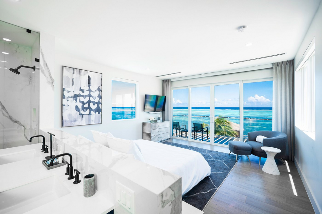 Black Urchin Boutique Resort 11/65
