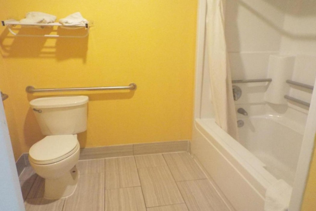 Hotel O Luxury Inn Channelview Baytown I-10 11/56