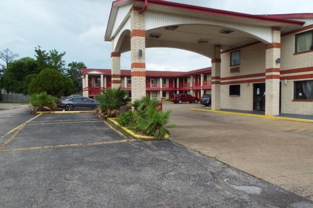 Hotel O Luxury Inn Channelview Baytown I-10 image