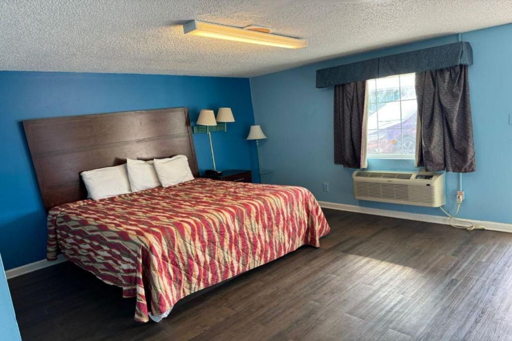 Holiday Motel by Belvilla Cleveland, TN 13/44