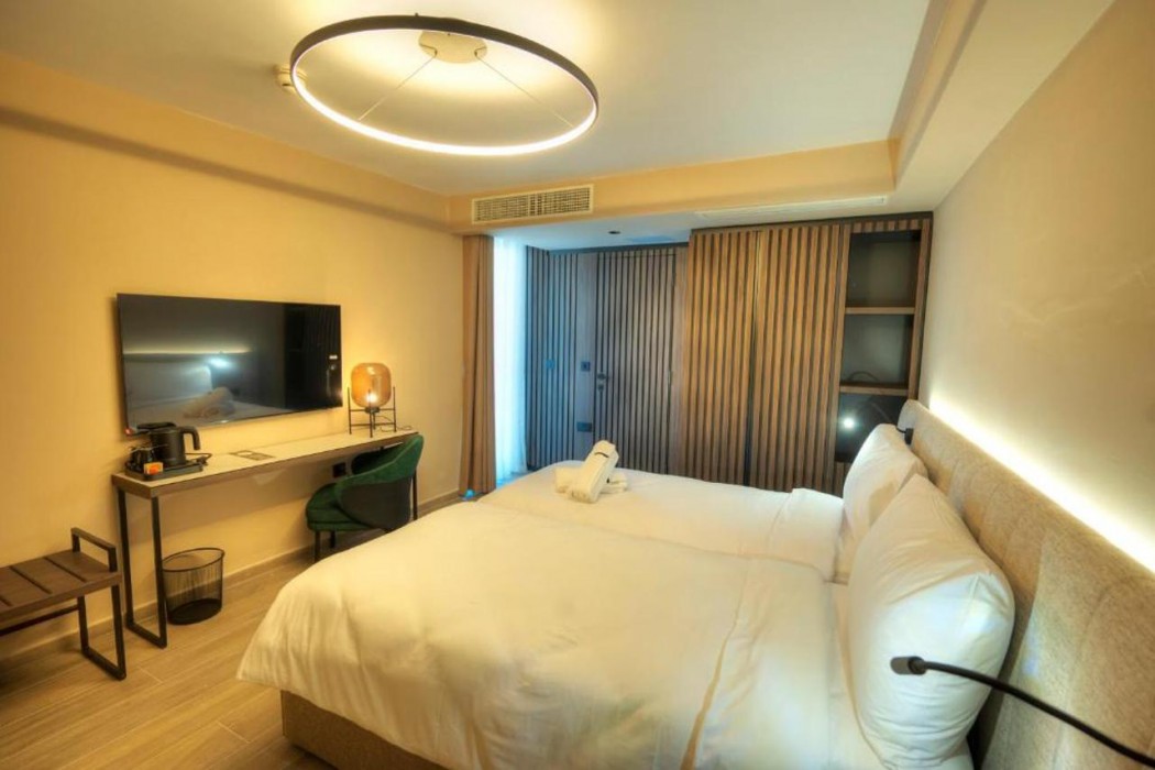 Aste Hotel 7/59
