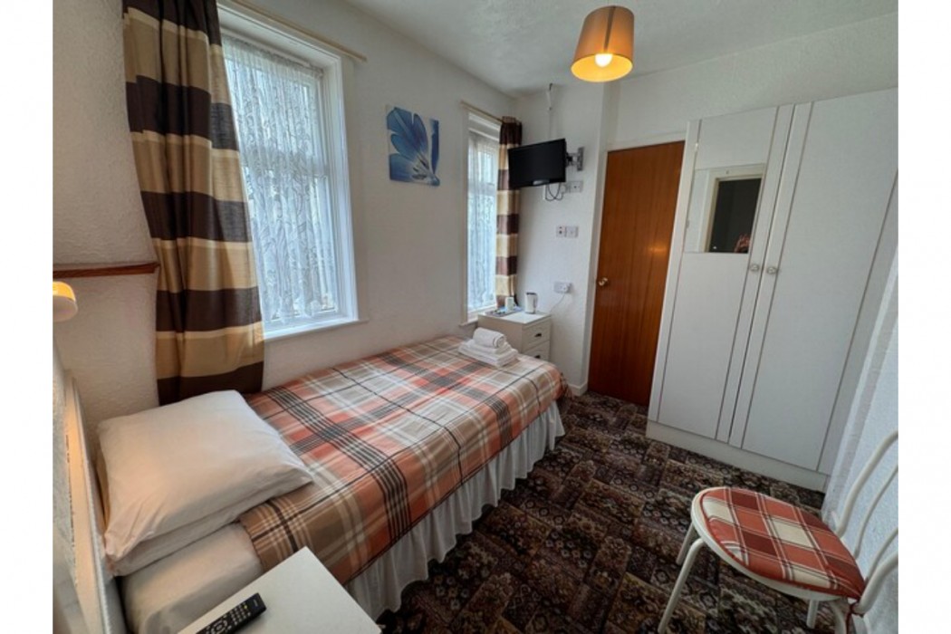 RideSide Hotel, next to Pleasure Beach Blackpool 19/65