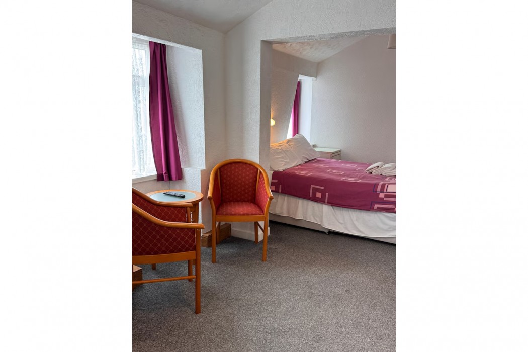 RideSide Hotel, next to Pleasure Beach Blackpool 15/65