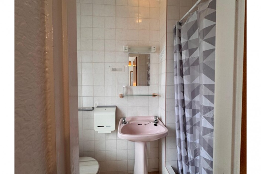 RideSide Hotel, next to Pleasure Beach Blackpool 16/65