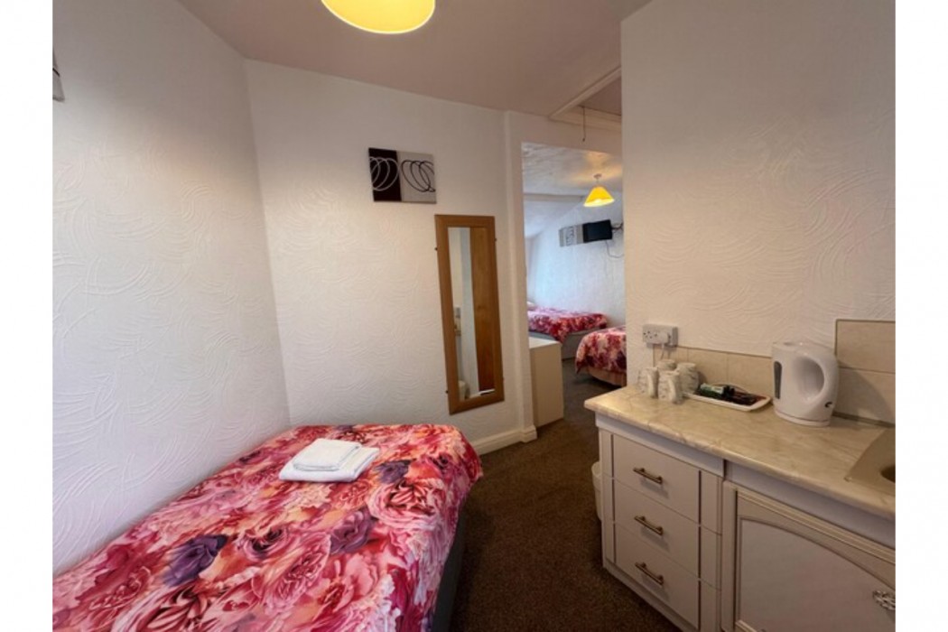 RideSide Hotel, next to Pleasure Beach Blackpool 14/65