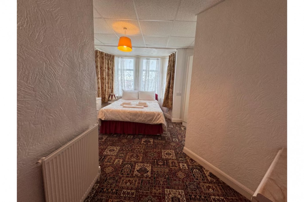 RideSide Hotel, next to Pleasure Beach Blackpool 21/65