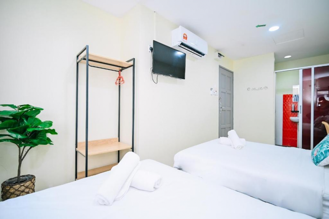 Swing & Pillows – MyHome Wangsa Maju 10/53