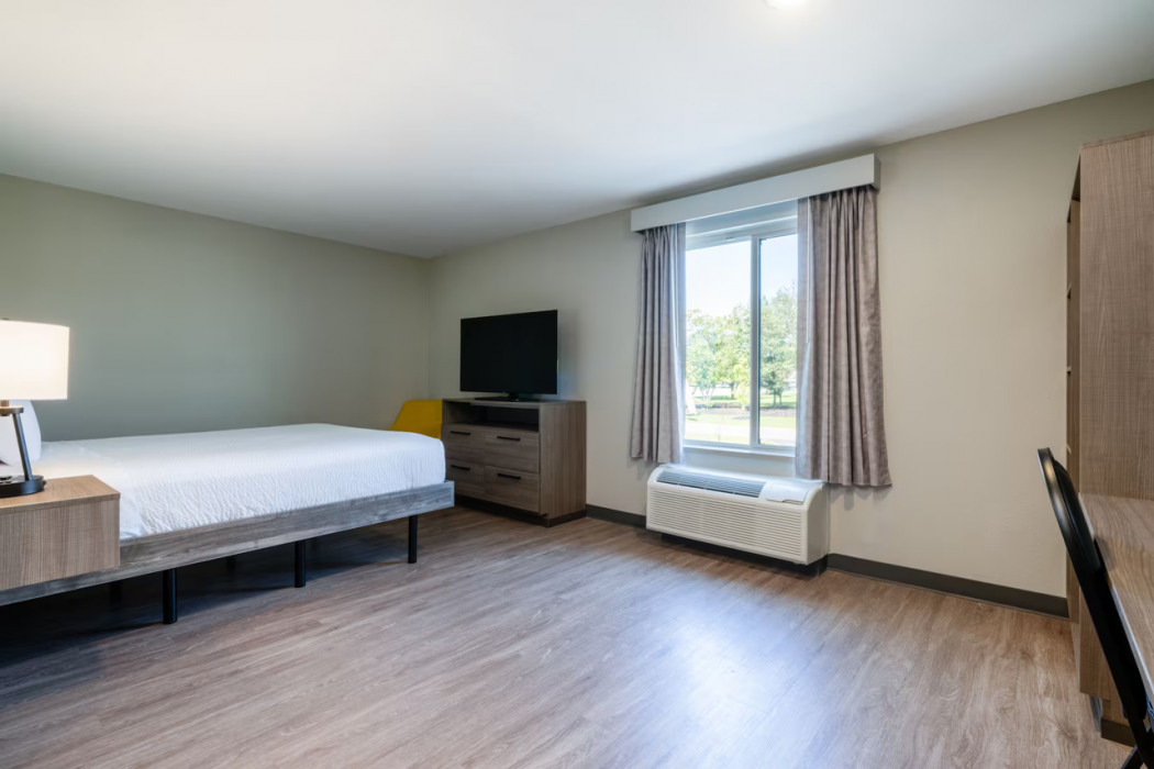 ECHO Suites Extended Stay by Wyndham Sterling 11/41